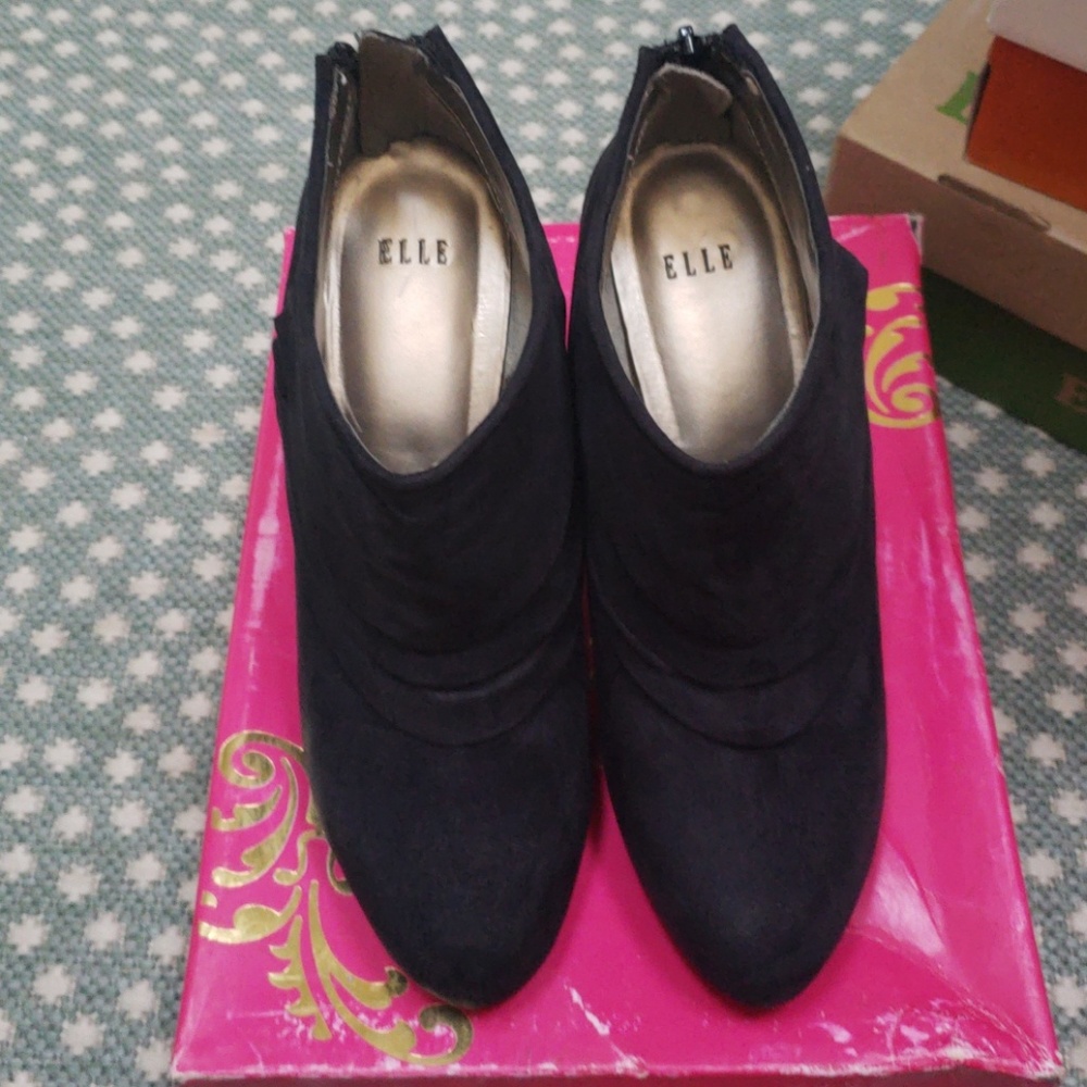 Elle black suede booties in a size 8